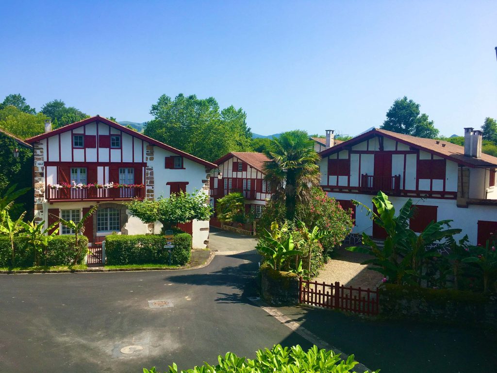 1.--AINHOA-CASAS-TIPICAS