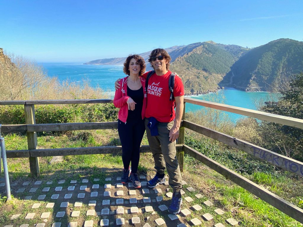 4.--DIEGO-Y-ENERITZ-HIKE